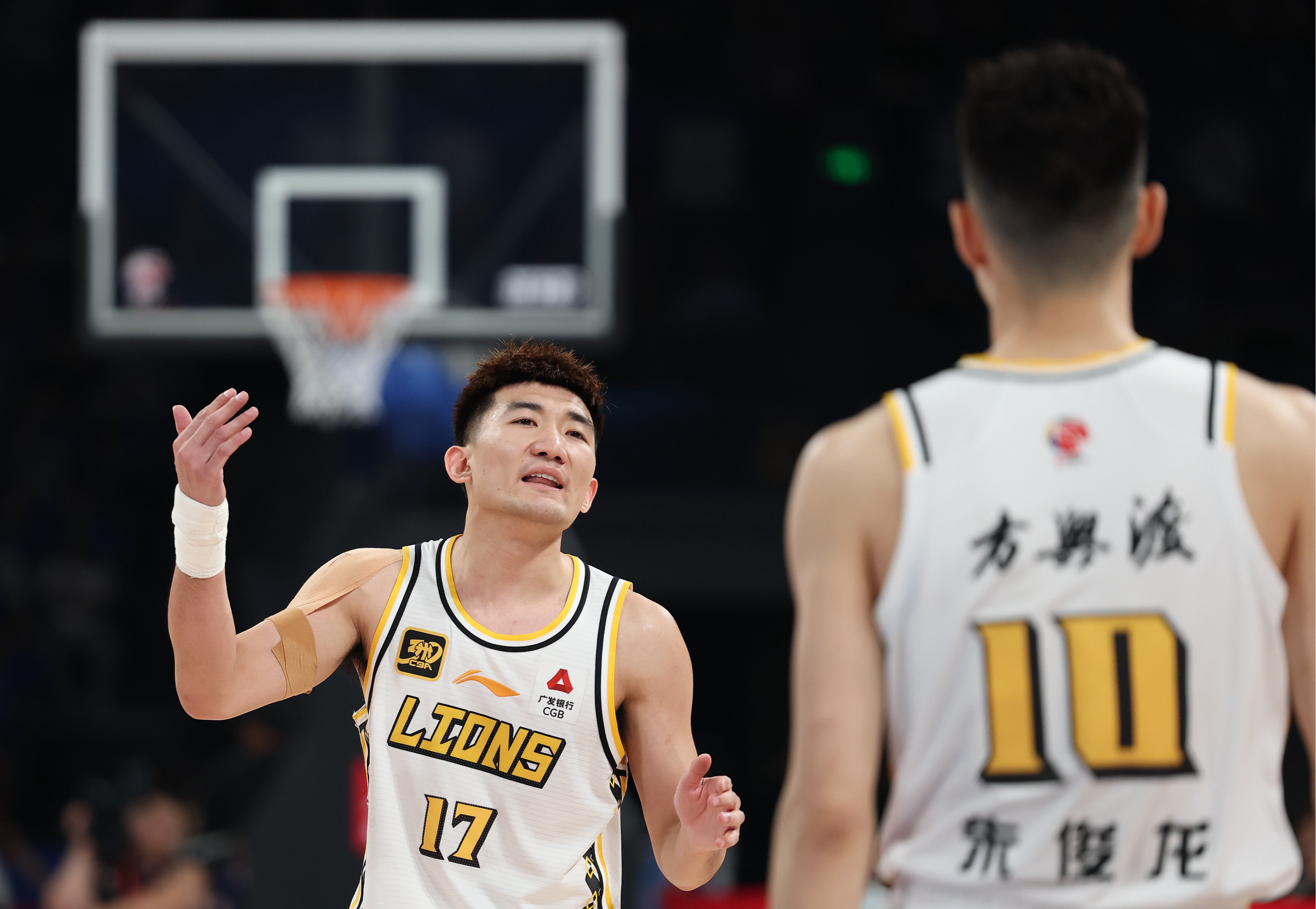 南宫28首页-包含清晨广厦男篮备战国王杯库里连续十二场比赛得分超过惊艳表现，媒体一致点评：关键时刻新奥尔良鹈鹕调整名单以备欧冠的词条