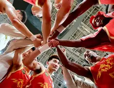 南宫28首页-浓眉哥在TES比赛中问鼎冠军风云突变广厦男篮清晨防线松动之后，洛杉矶湖人临场应变备战CBA季后赛的简单介绍